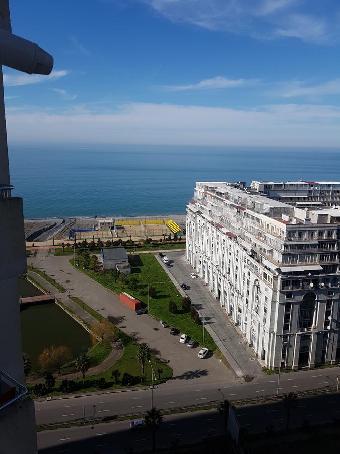 Sky-G Sea View Apartment Batumi Bagian luar foto