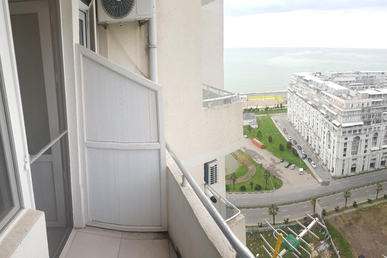 Sky-G Sea View Apartment Batumi Bagian luar foto