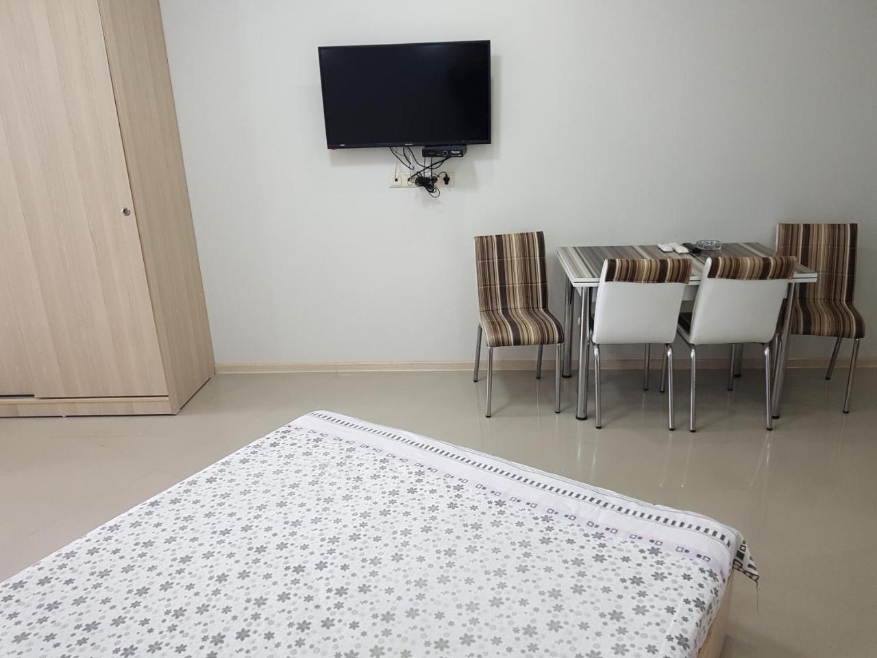 Sky-G Sea View Apartment Batumi Bagian luar foto