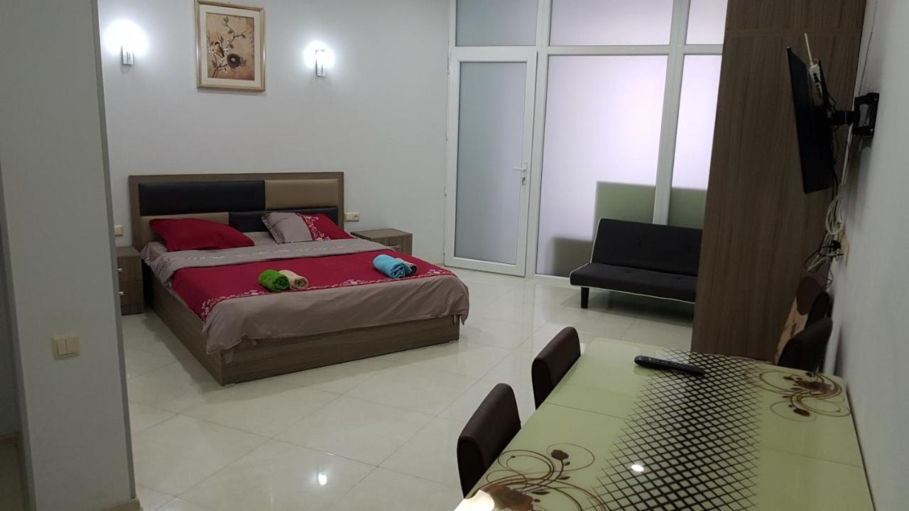 Sky-G Sea View Apartment Batumi Bagian luar foto